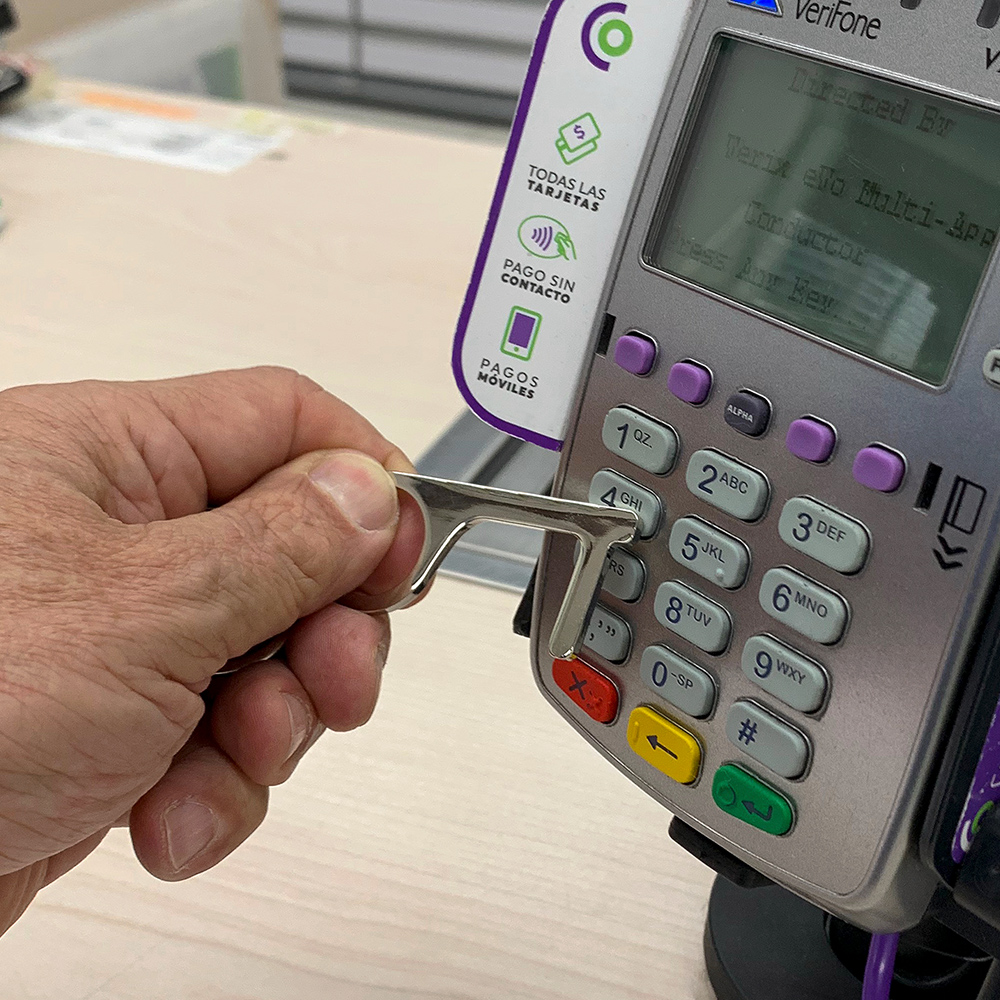 Llavero Multiusos Metalico Touch Free - Imagen 4